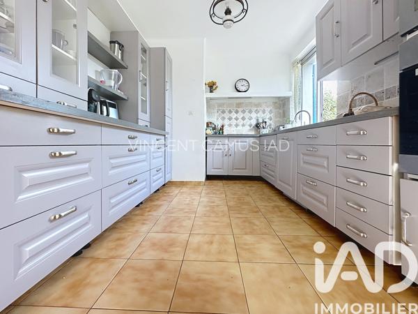 Maison à vendre 7 pièces 188 m² Sanary-sur-Mer