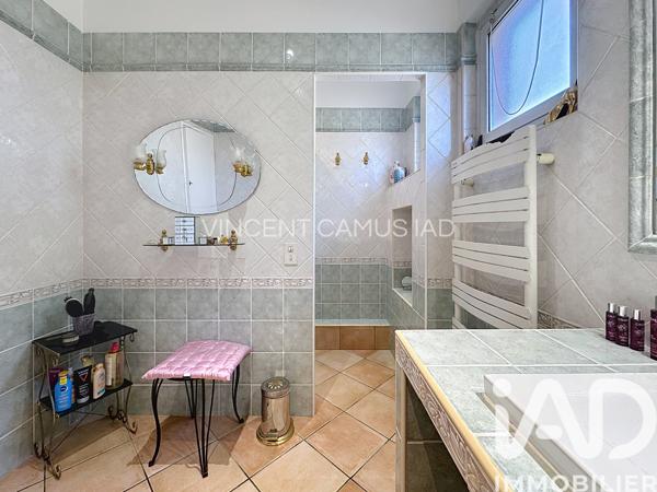 Maison à vendre 7 pièces 188 m² Sanary-sur-Mer