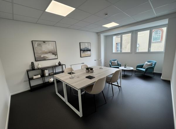 A vendre / A louer - Bureaux ou Cabinet professions libérales Gare de Laval , Laval A vendre / A louer - Bureaux ou Cabinet professions libérales Gare de Laval , Laval