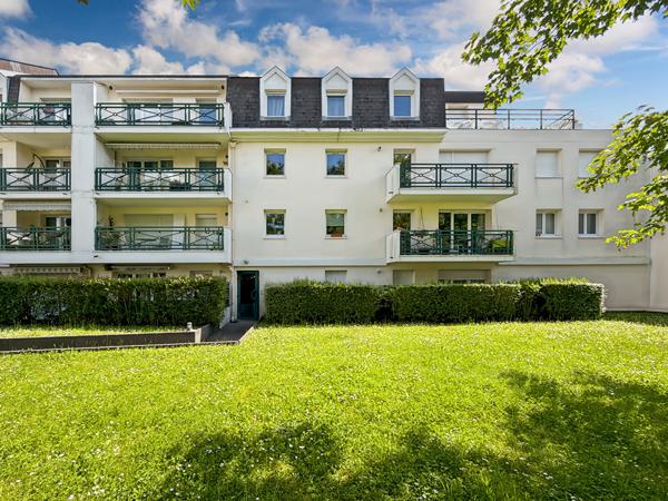 Appartement Jouy Le Moutier 2 pièce(s) 47.23 m2