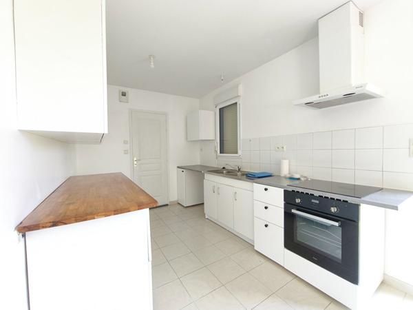 Maison Saint Jouan Des Guerets 6 pièce(s) 115.70 m2 à louer