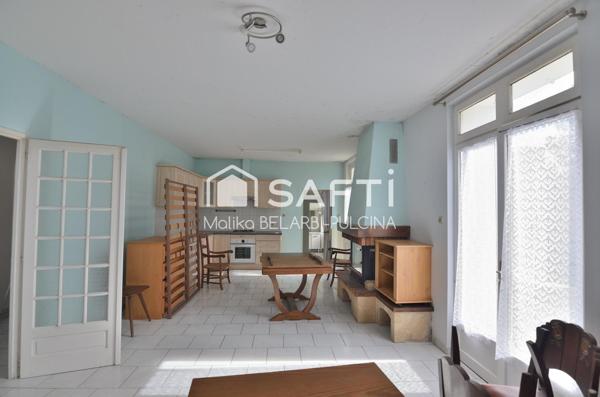 2133m² de terrain arboré, deux garages