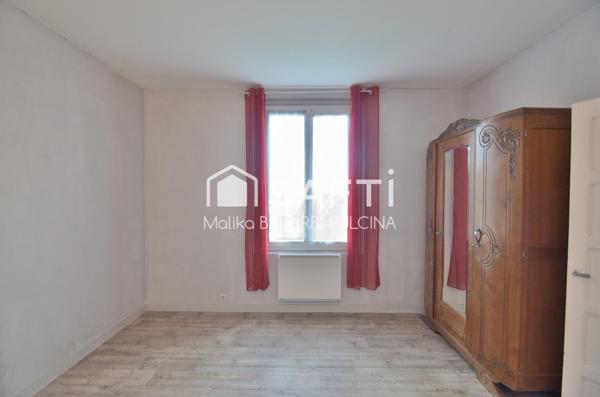 2133m² de terrain arboré, deux garages