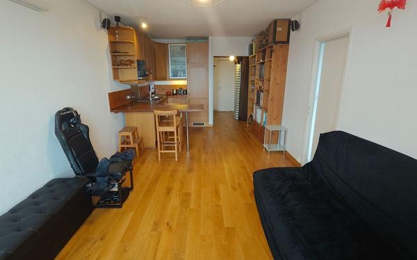 Appartement à vendre    2 pièces • 50 m2 Paris 20