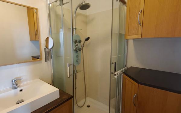 Appartement à vendre    2 pièces • 50 m2 Paris 20