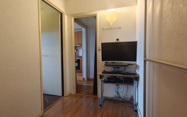 Appartement à vendre    2 pièces • 50 m2 Paris 20