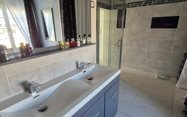 Maison à vendre    6 pièces •  Jouy-le-Châtel