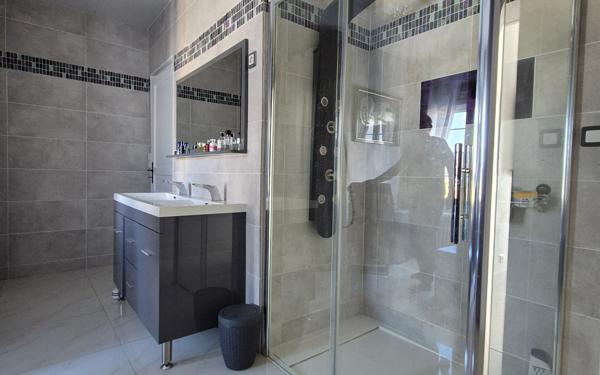 Maison à vendre    6 pièces •  Jouy-le-Châtel