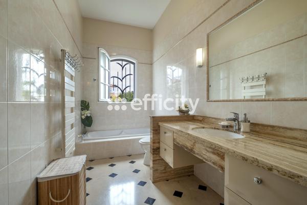 Maison 6 pièces - 221 m² Bien prestige