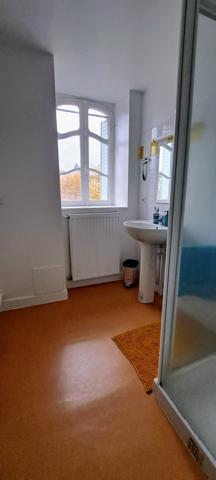 Allassac (19240) beau T2 en duplex sur Allassac centre