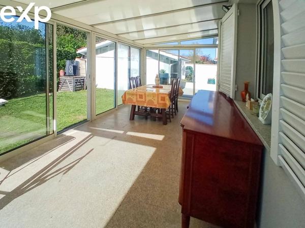 33560-PLAIN-PIED 5 PIECES RÉNOVÉ - 3 CHAMBRES-GARAGES-PARKINGS