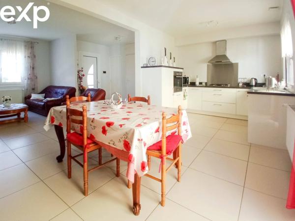 33560-PLAIN-PIED 5 PIECES RÉNOVÉ - 3 CHAMBRES-GARAGES-PARKINGS