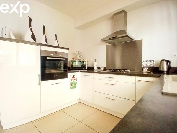 33560-PLAIN-PIED 5 PIECES RÉNOVÉ - 3 CHAMBRES-GARAGES-PARKINGS