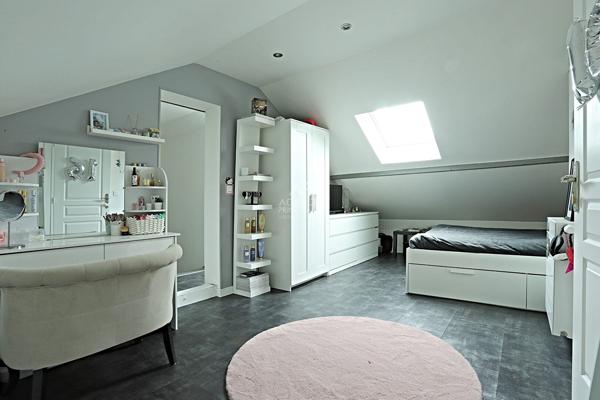 NANTERRE - Mont Valérien - Maison familiale de 109,19 m² 599 000 € **  - Référence  15461