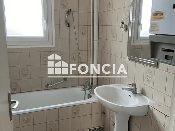 Location Appartement 4 pièces 61.04 m² - 63 RUE DE RIEUVILLE Dreux 28100