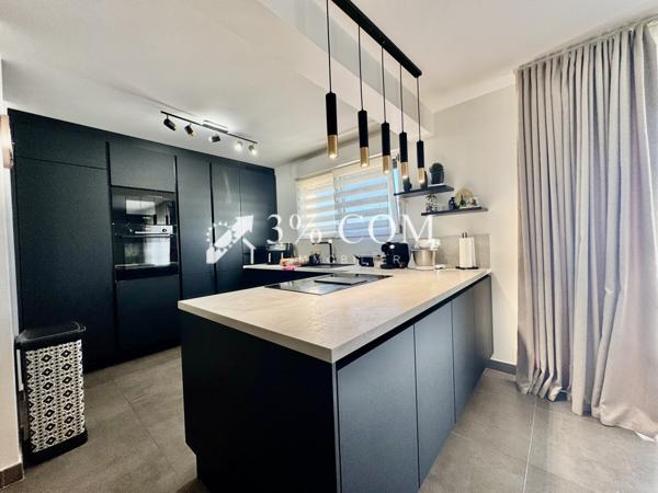 Maison 6 pièce(s) 4 chambre(s) 114 m²