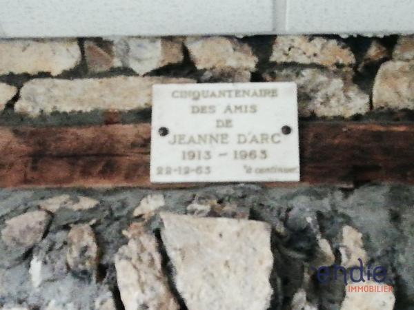 Ensemble Immobilier de 220m² avec 1500m² de terrain plein centre ville.