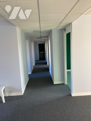 Bureaux à vendre à QUIMPER (29000), proximité commerces, écoles, bus et accès routiers
