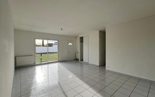 Maison à louer    4 pièces •  Uzein