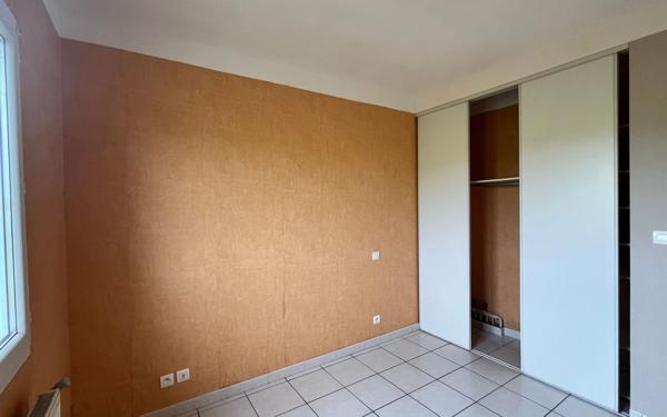 Maison à louer    4 pièces •  Uzein