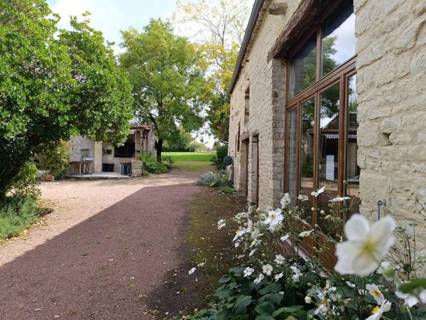 Bel ensemble de 3 maisons en pierre