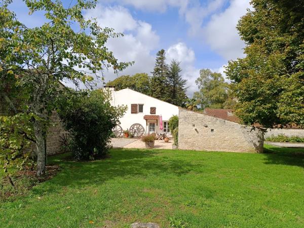 Bel ensemble de 3 maisons en pierre