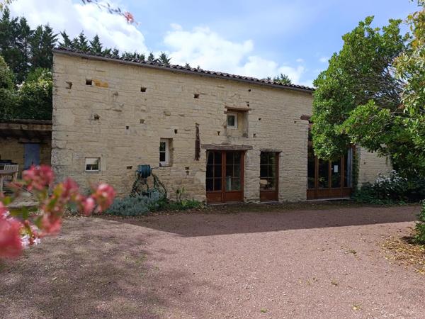 Bel ensemble de 3 maisons en pierre