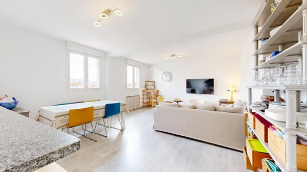 NICE - CENTRE-VILLE / RUE D'ANGLETERRE : JOLI 4 PIÈCES EN DERNIER ÉTAGE