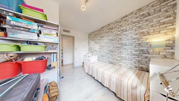 NICE - CENTRE-VILLE / RUE D'ANGLETERRE : JOLI 4 PIÈCES EN DERNIER ÉTAGE