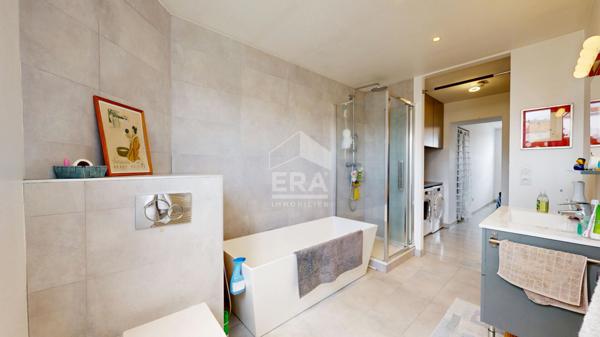 NICE - CENTRE-VILLE / RUE D'ANGLETERRE : JOLI 4 PIÈCES EN DERNIER ÉTAGE