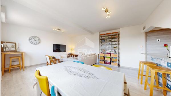 NICE - CENTRE-VILLE / RUE D'ANGLETERRE : JOLI 4 PIÈCES EN DERNIER ÉTAGE