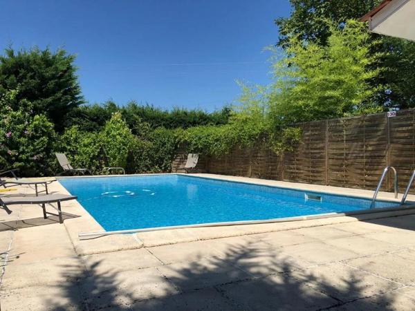 Superbe villa de 6 chambres près de Sainte-Foy-la-Grande, avec piscine et possibilité de 2 logements