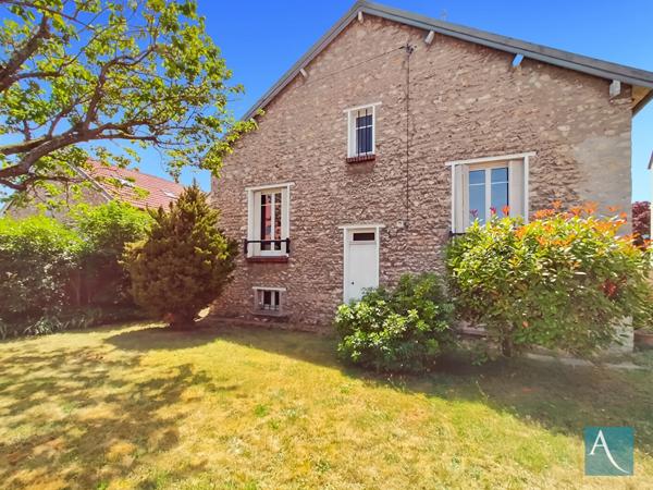 EXCLUSIVITÉ L'ADRESSE ÉTAMPES ? Élégante meulière de caractère en coeur de ville