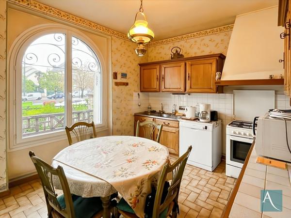 EXCLUSIVITÉ L'ADRESSE ÉTAMPES ? Élégante meulière de caractère en coeur de ville