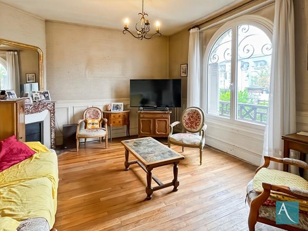 EXCLUSIVITÉ L'ADRESSE ÉTAMPES ? Élégante meulière de caractère en coeur de ville