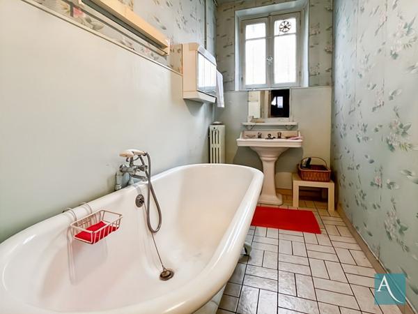 EXCLUSIVITÉ L'ADRESSE ÉTAMPES ? Élégante meulière de caractère en coeur de ville