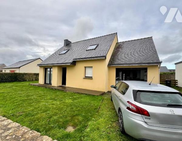 LANNILIS. A proximité de toutes commodités. Belle maison traditionnelle de 2011 de 87m2 habitab...