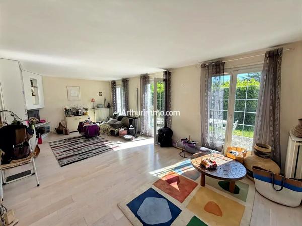 Vente                                                      Maison
                        
                     5 pièces                      135 m2                     à Sucy-en-Brie