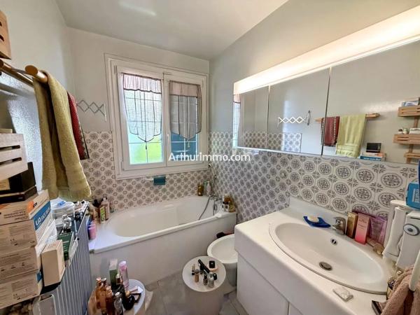 Vente                                                      Maison
                        
                     5 pièces                      135 m2                     à Sucy-en-Brie