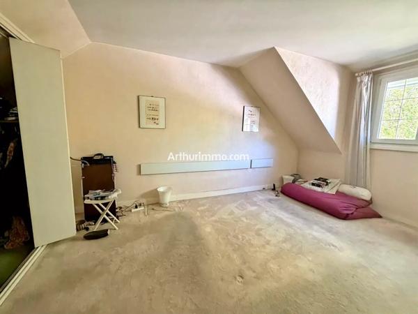 Vente                                                      Maison
                        
                     5 pièces                      135 m2                     à Sucy-en-Brie