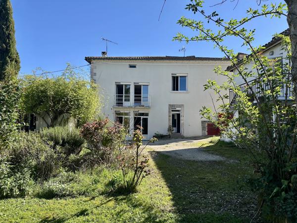 Maison de village avec studio indépendant et grange