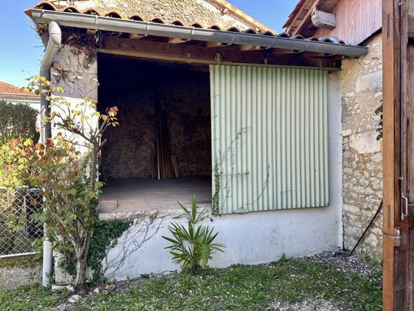 Maison de village avec studio indépendant et grange