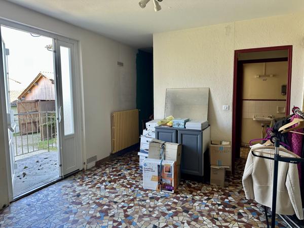 Maison de village avec studio indépendant et grange