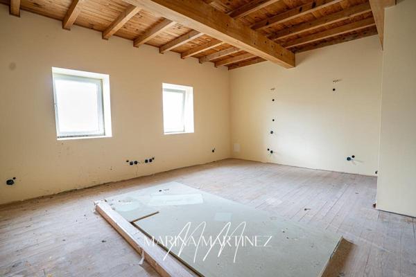 Grange en cours de rénovation - Plus de 100m² de potentiel - secteur Limoux