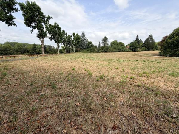 Terrain à bâtir avec CU - Cadre champêtre, à quelques minutes à pied du centre de Cazals