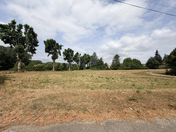 Terrain à bâtir avec CU - Cadre champêtre, à quelques minutes à pied du centre de Cazals