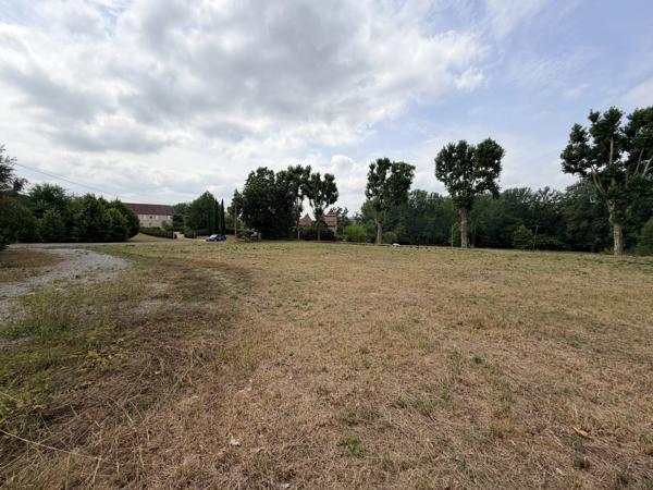 Terrain à bâtir avec CU - Cadre champêtre, à quelques minutes à pied du centre de Cazals