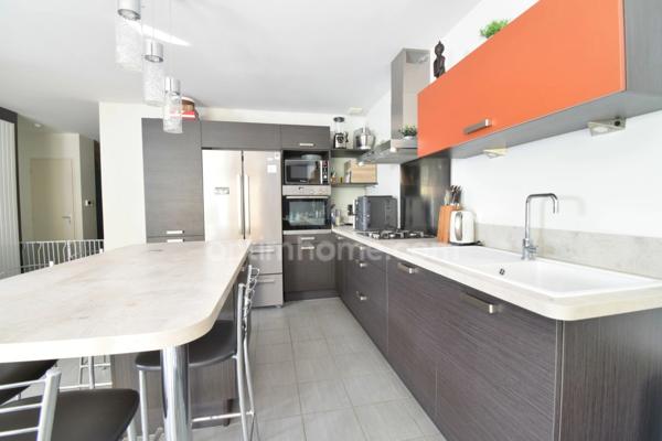 PONT-DU-CHÂTEAU – PLAIN-PIED 92 M² – 3 CHAMBRES – EXTÉRIEUR SOIGNÉ