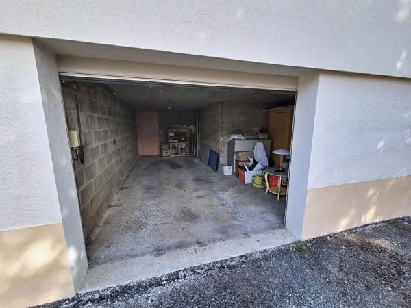 Appartement
         4 pièces
        - 89 m² 127 000 € *