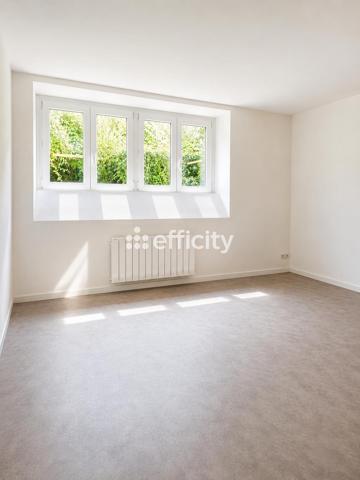 Bureau
         2 pièces
        - 63 m² 589 000 € *